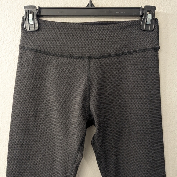 Beyond Yoga Textured Mid Rise Leggings - Picture 2 of 10